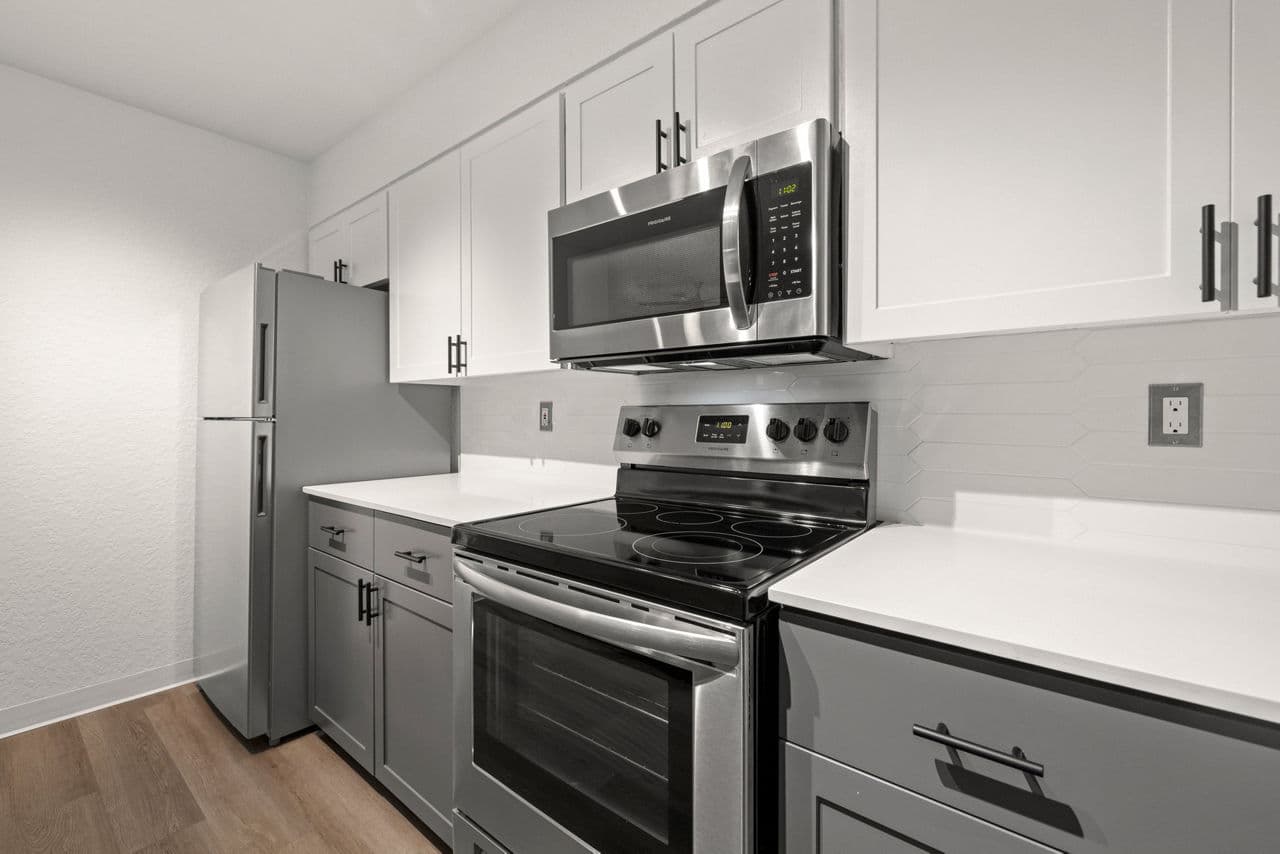 Larkspur Place 6 of 8