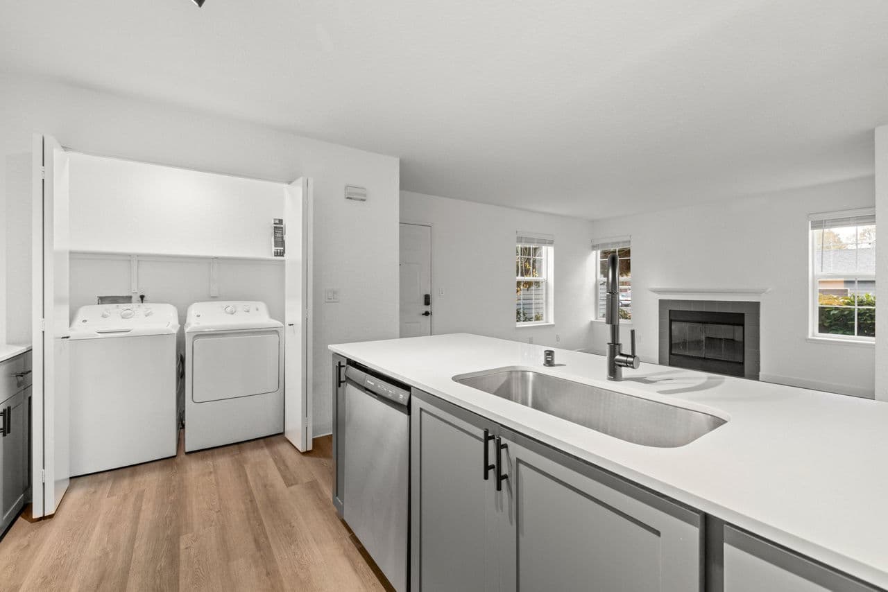 Larkspur Place 7 of 8