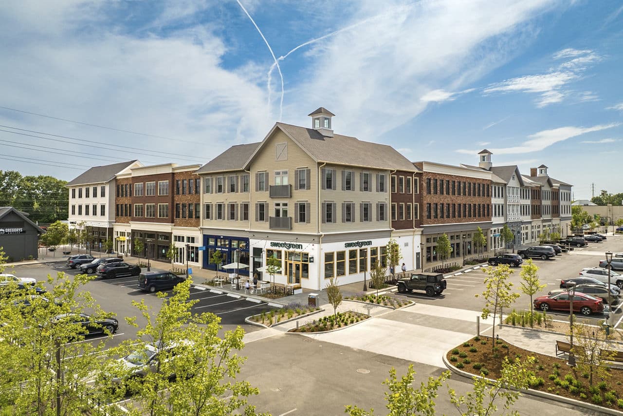 Darien Commons Residences 1 of 8