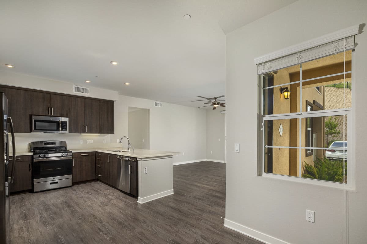 Lakeview 88 Apartments San Diego Ca 24 of 33