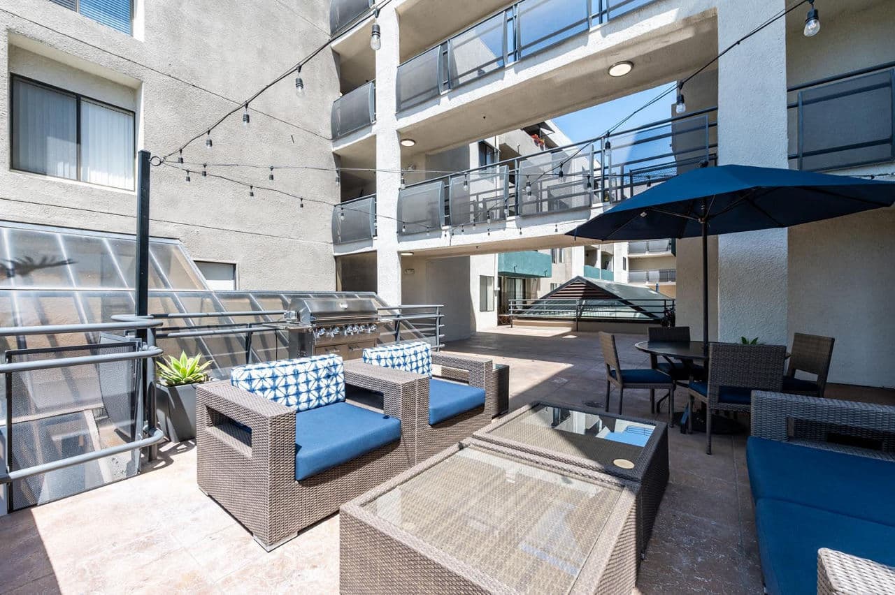 Broadstone Los Feliz 16 of 24