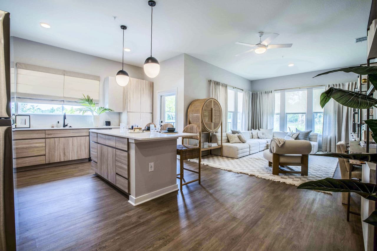 Lynwind Davenport Fl 24 of 41