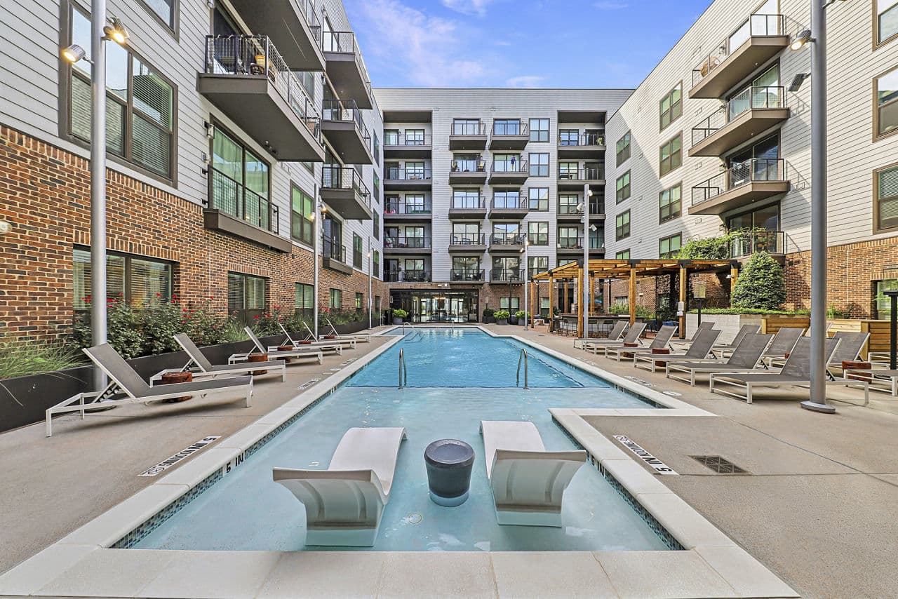 The Boulevard at Grant Park Apartments 1 of 8