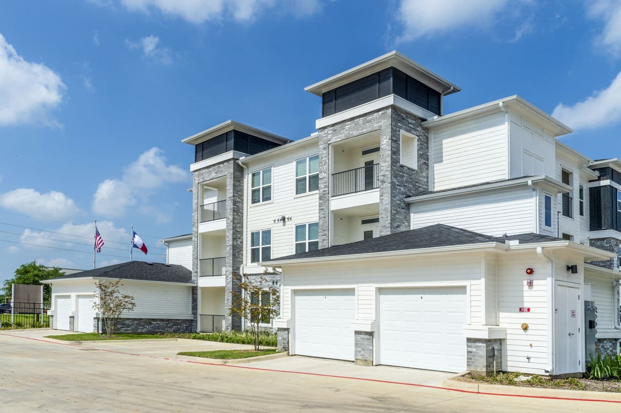 The Madison Cypress Tx 3 of 31