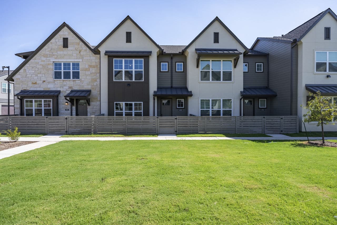 Escalon Townhomes Leander Tx 2 of 20