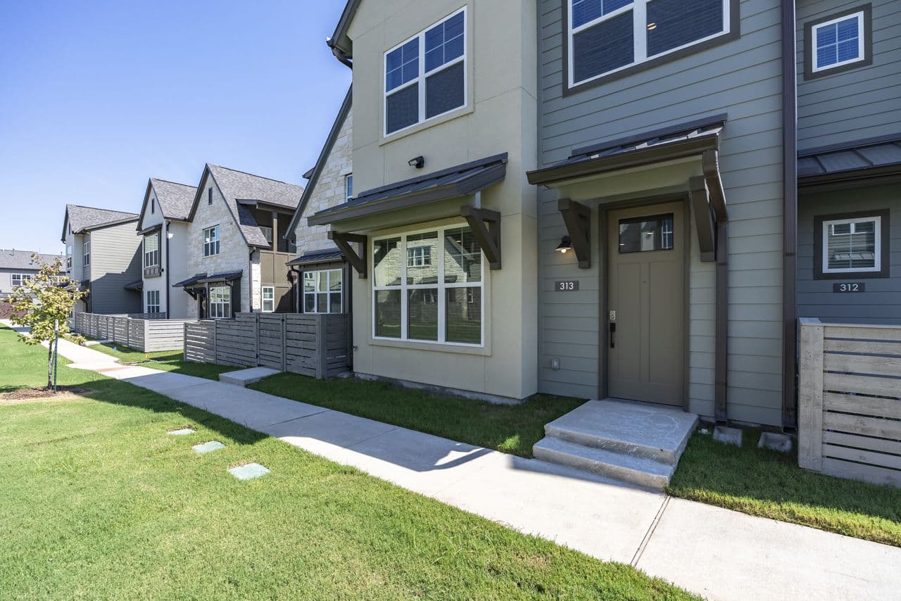 Escalon Townhomes Leander Tx 3 of 20