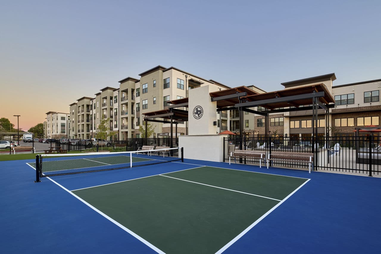 Avenida Carrollton 19 of 30