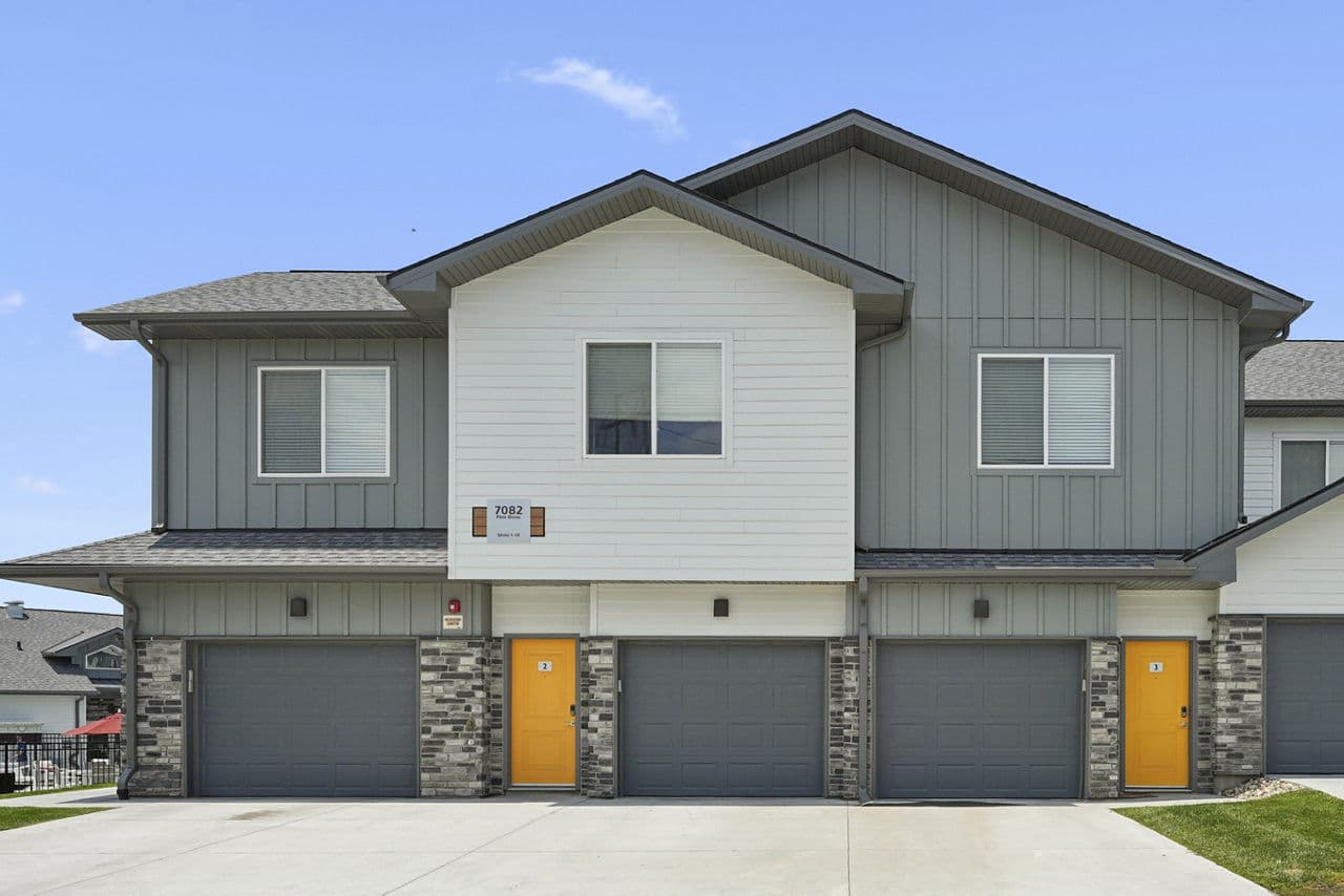 Vestara 72 Papillion Ne 2 of 29