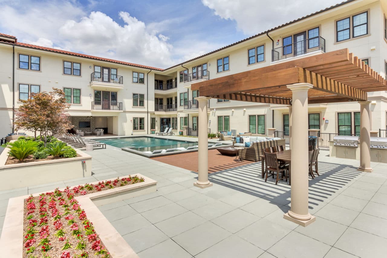 The Laurel Preston Hollow 6 of 8