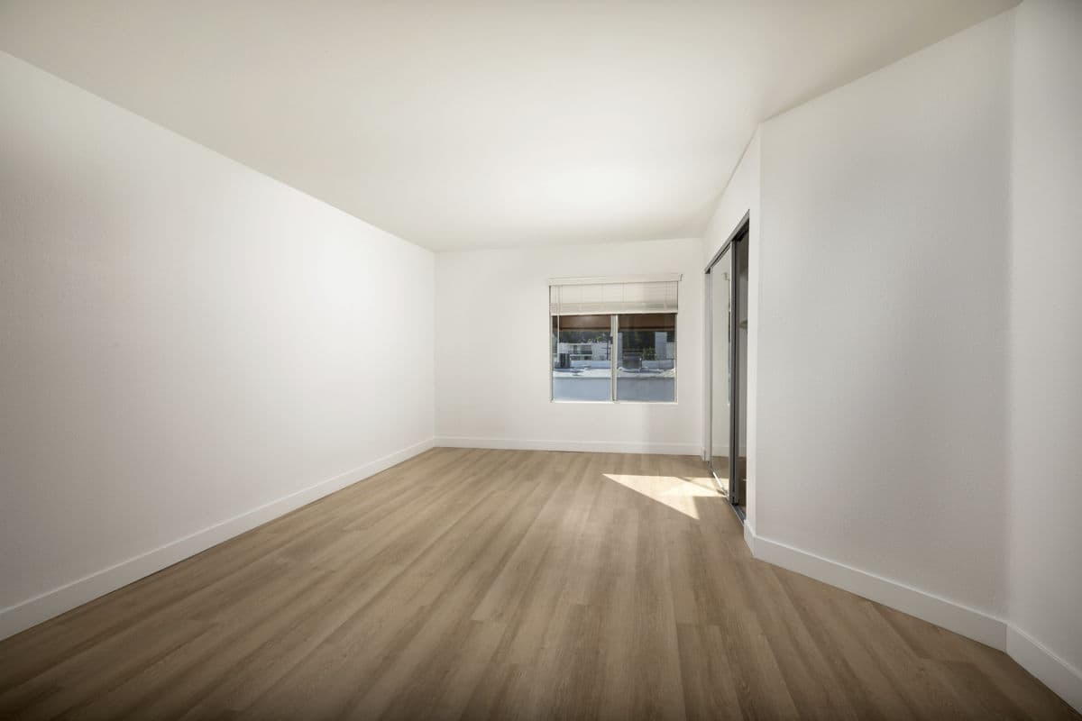 Warner Pointe Woodland Hills Ca 21 of 25
