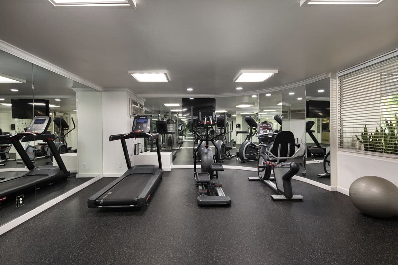 Warner Pointe Woodland Hills Ca 3 of 25