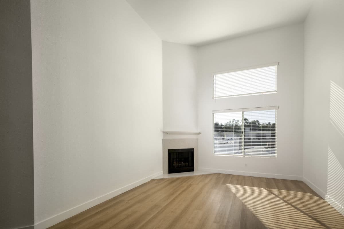 Warner Pointe Woodland Hills Ca 13 of 25