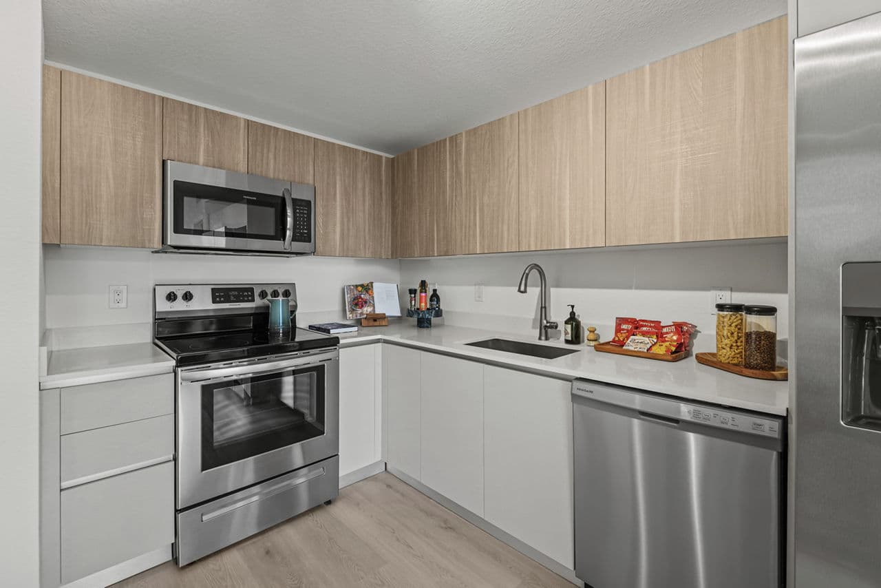 Century Town Center Apartments Doral Fl 17 of 24