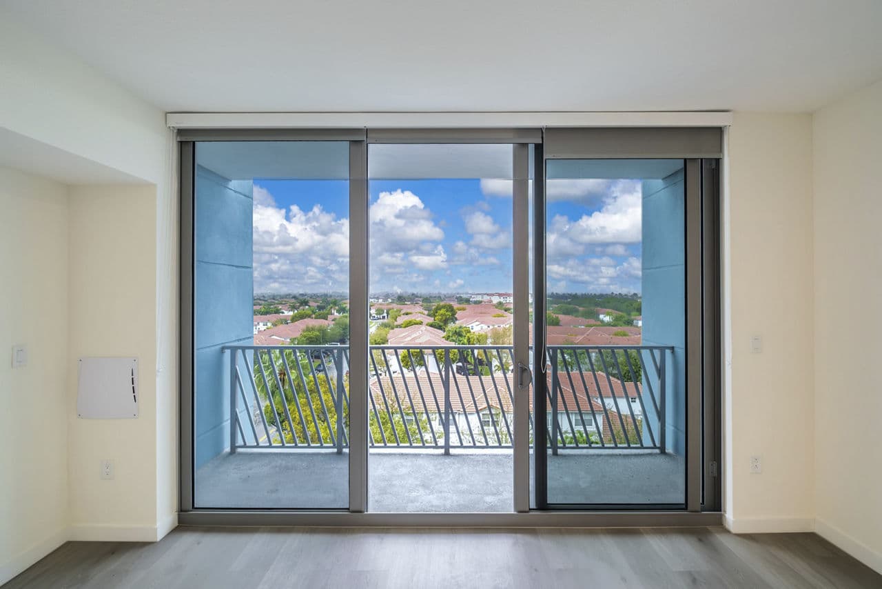 Century Town Center Apartments Doral Fl 15 of 24