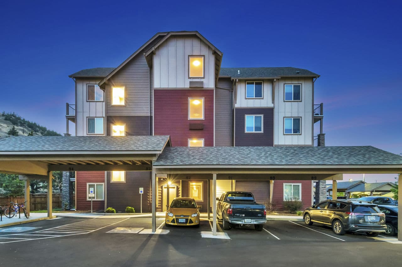 Outlook At Pilot Butte Bend Or 6 of 24