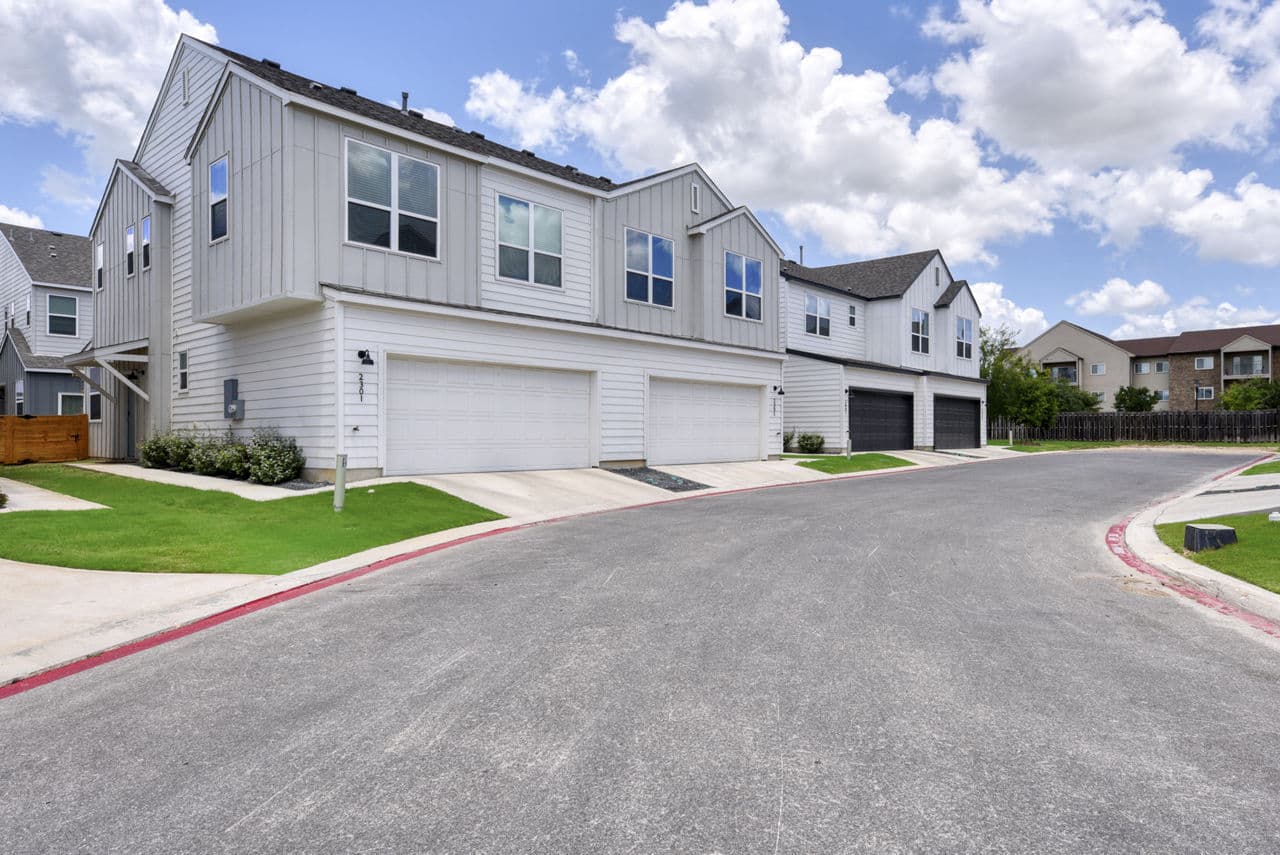 Farm Haus Luxury Rental Homes 5 of 8