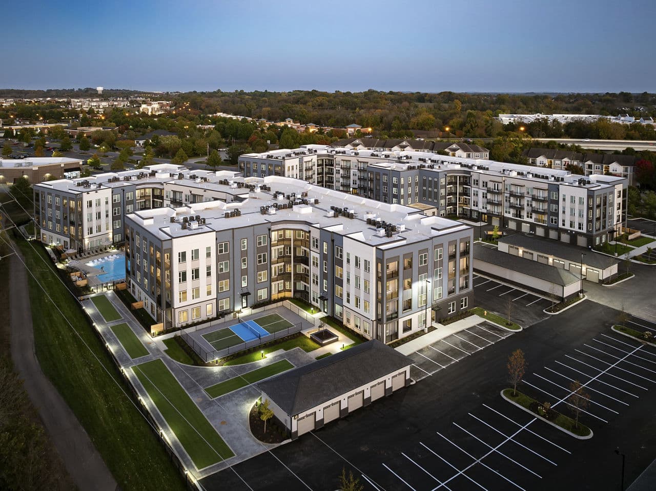 The Hickory At Indian Lake Village Apartments Hendersonville Tn 2 of 29