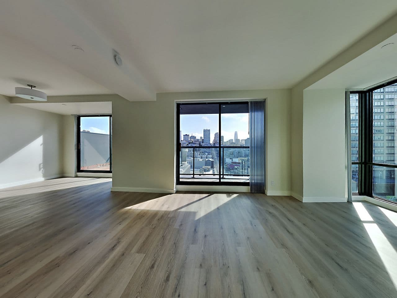 1700 California Apartments 4 of 6