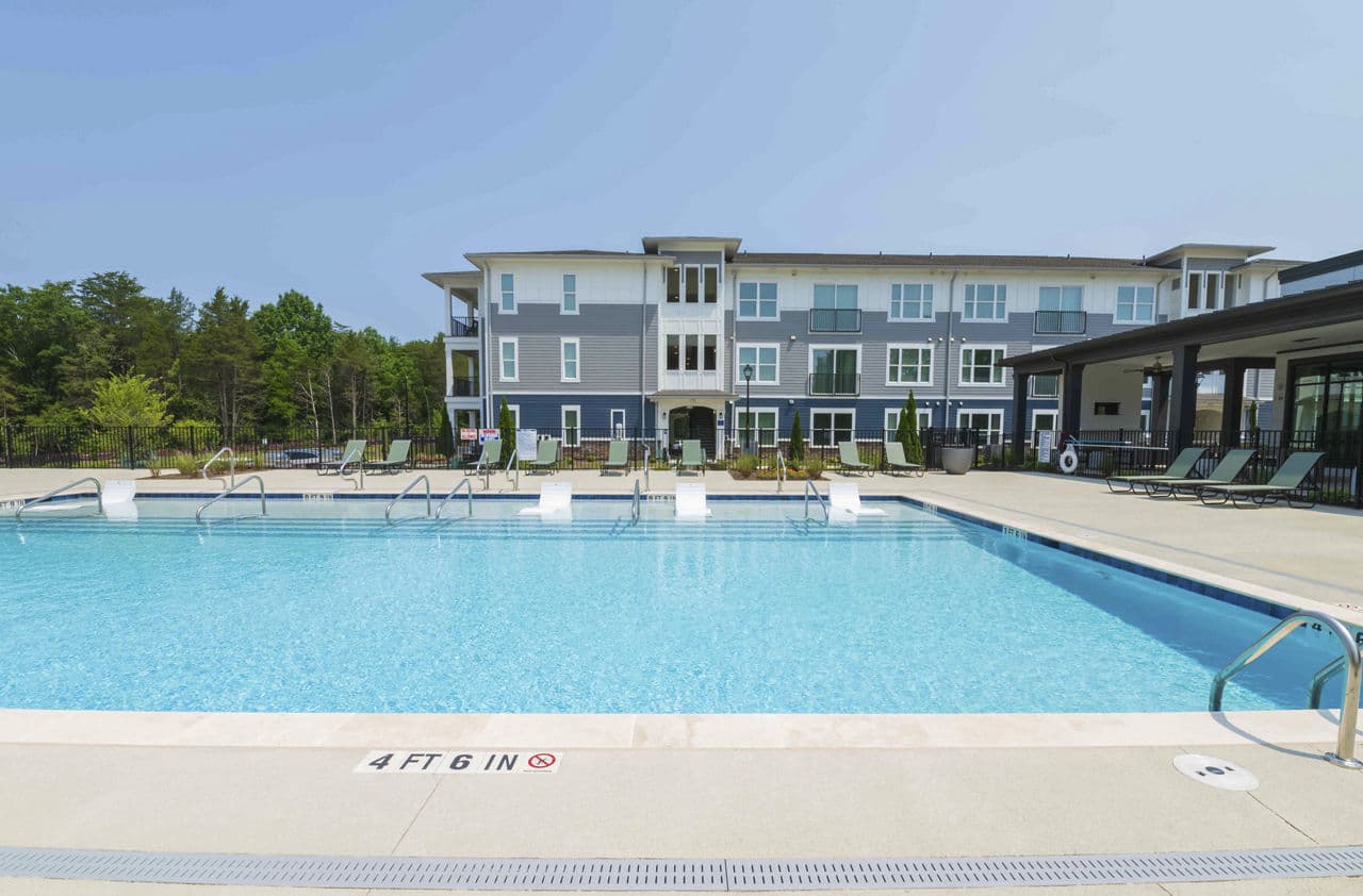 Perimeter Pointe Apartments 4 of 26