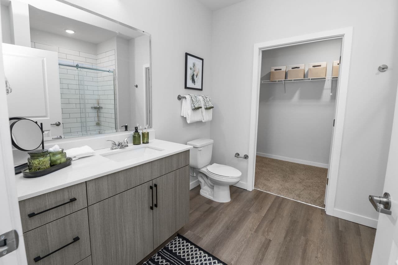 Perimeter Pointe Apartments 15 of 26