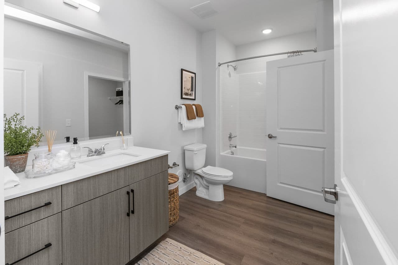 Perimeter Pointe Apartments 17 of 26