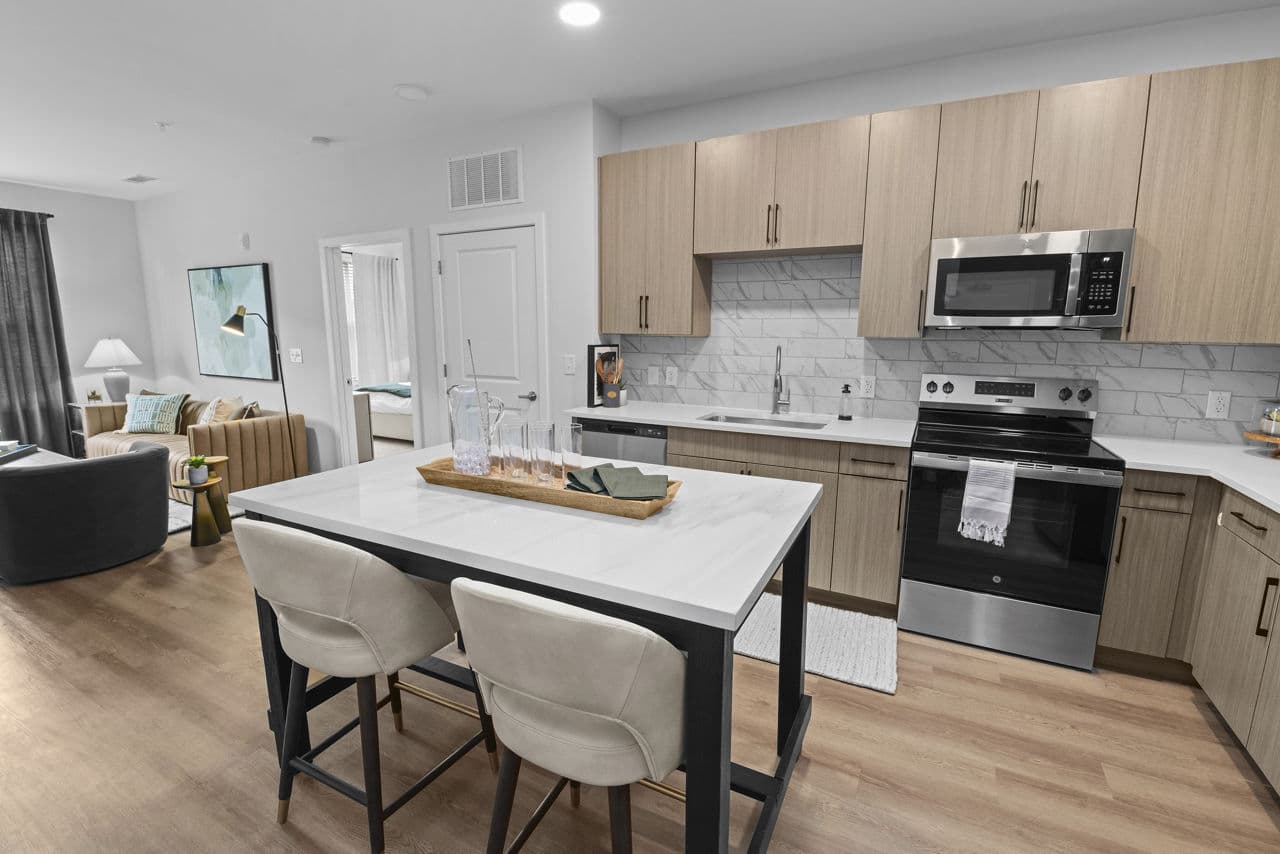 Perimeter Pointe Apartments 3 of 26