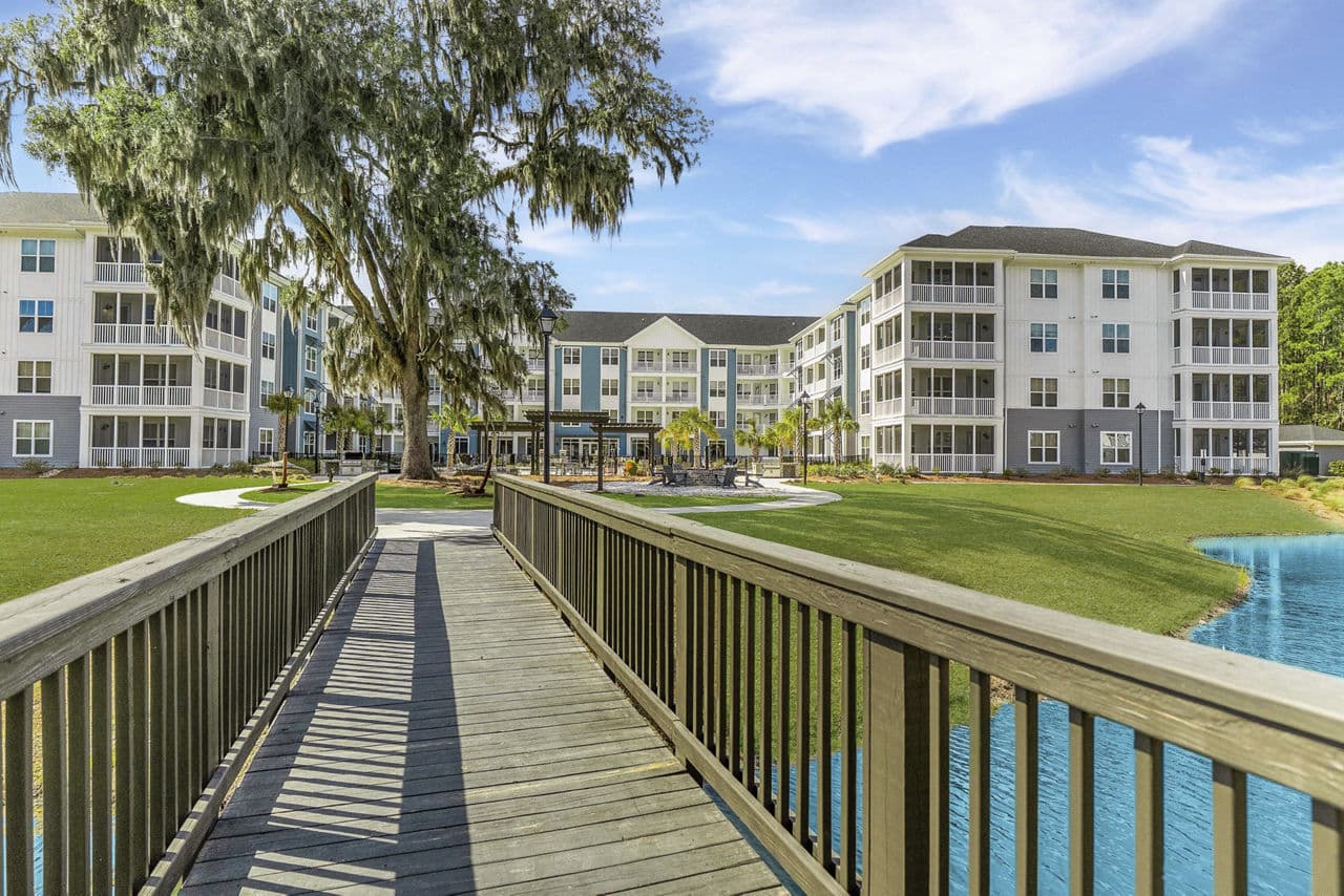 Populus Pooler 19 of 29