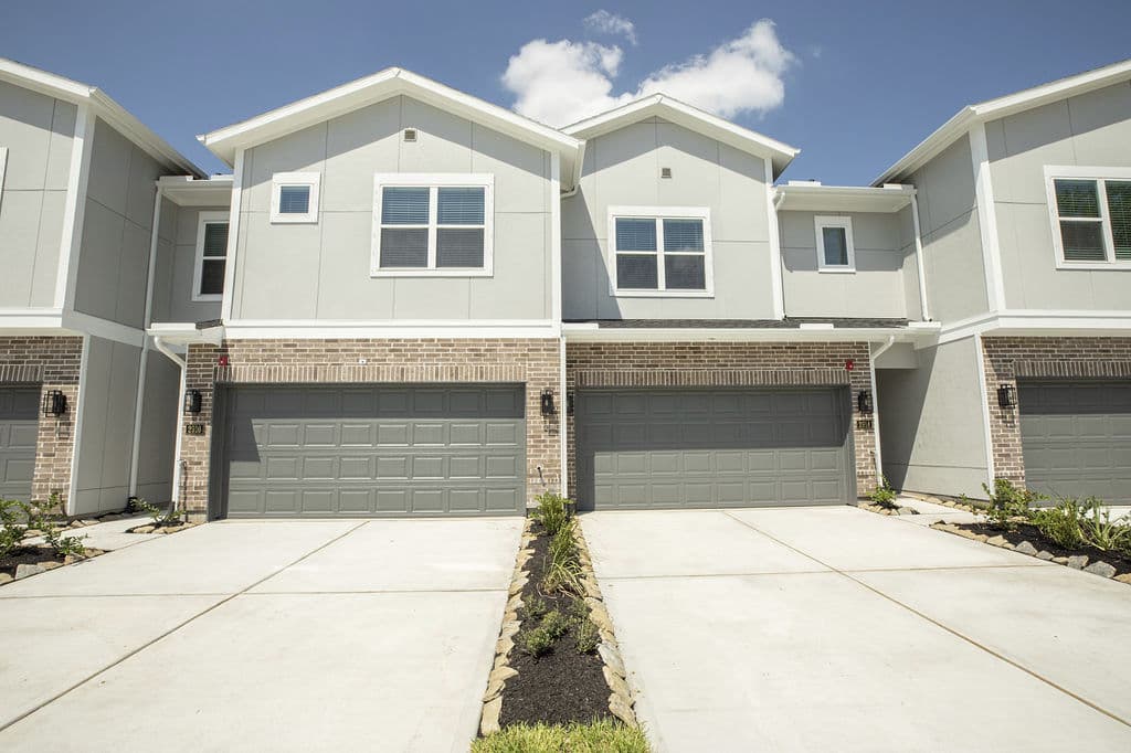 Skymor Pearland 2 of 29