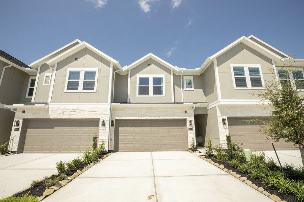 Skymor Pearland 1 of 29