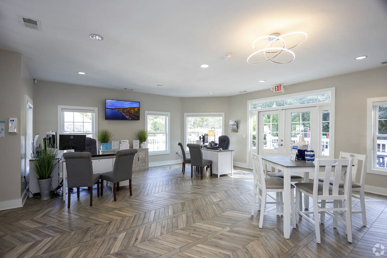 Aqua at Sandy Springs 7 of 29
