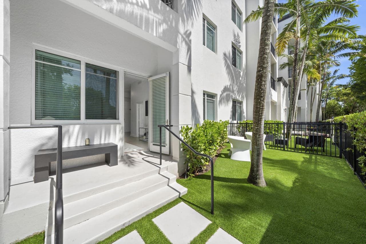 Cordoba Doral Fl 17 of 20