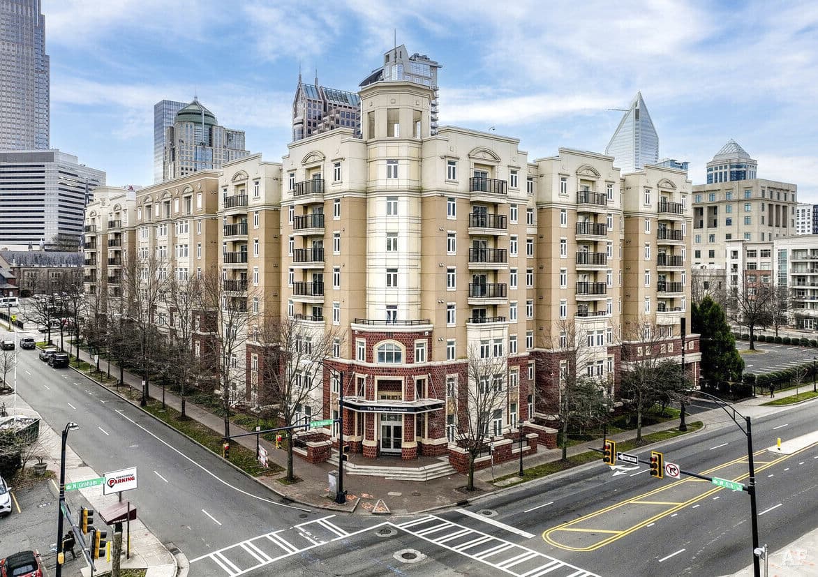 The Kensington Apartments 1 of 8