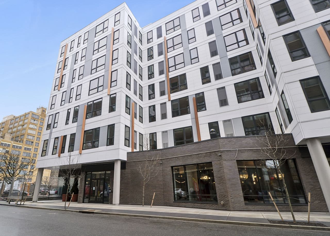 Via Callowhill 1 of 8
