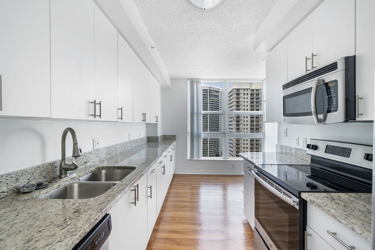 Yacht Club At Brickell Apartments Miami Fl 16 of 23
