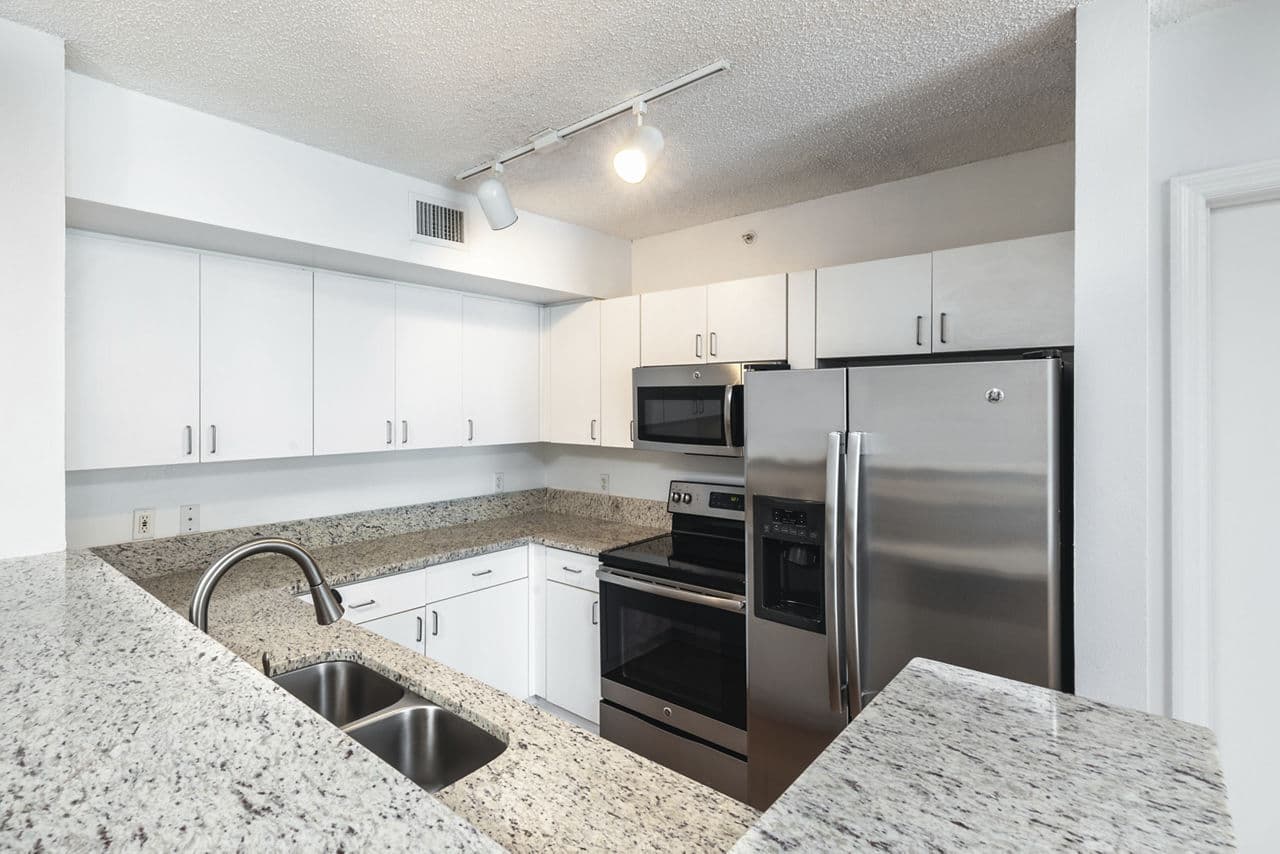 Yacht Club At Brickell Apartments Miami Fl 17 of 23