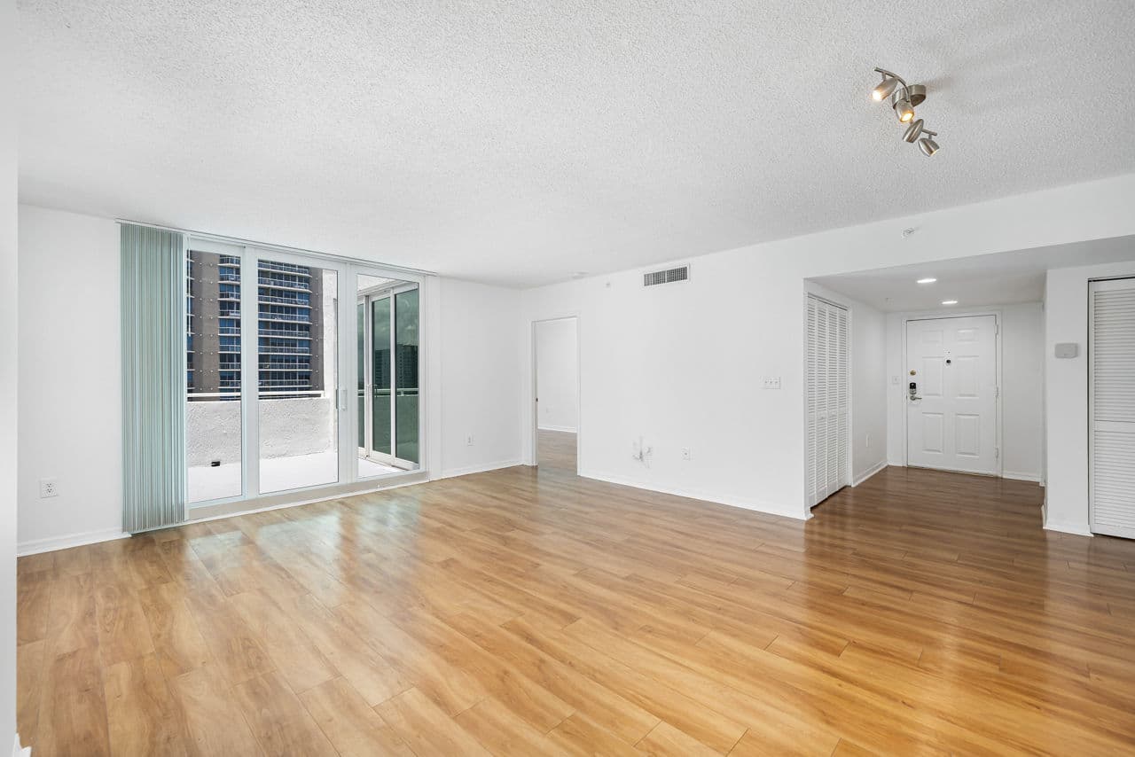 Yacht Club At Brickell Apartments Miami Fl 18 of 23