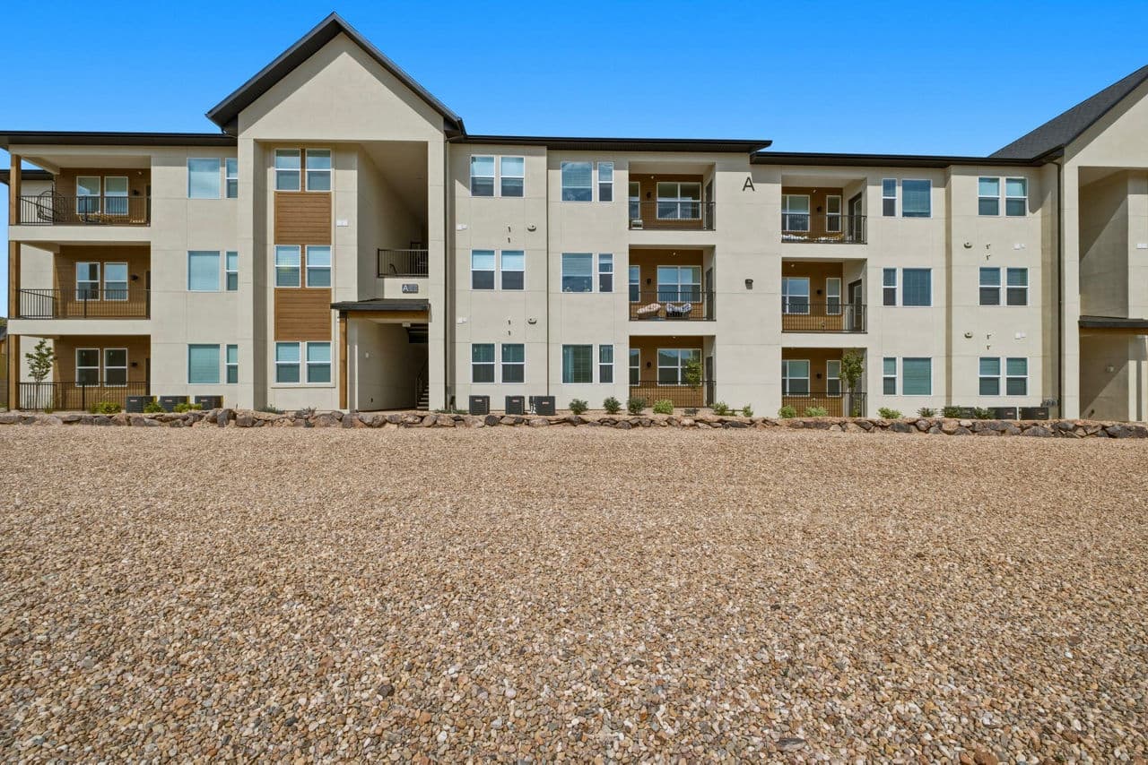 The Henley Apartments 2 of 30