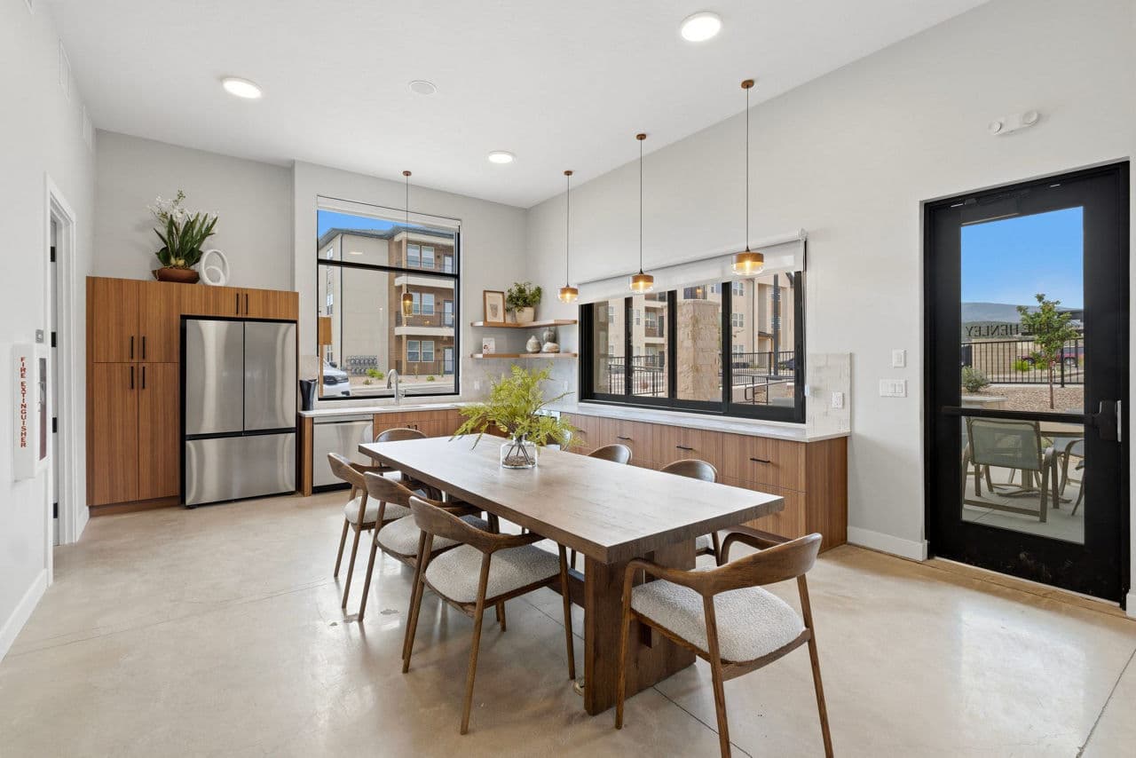 The Henley Apartments 6 of 30