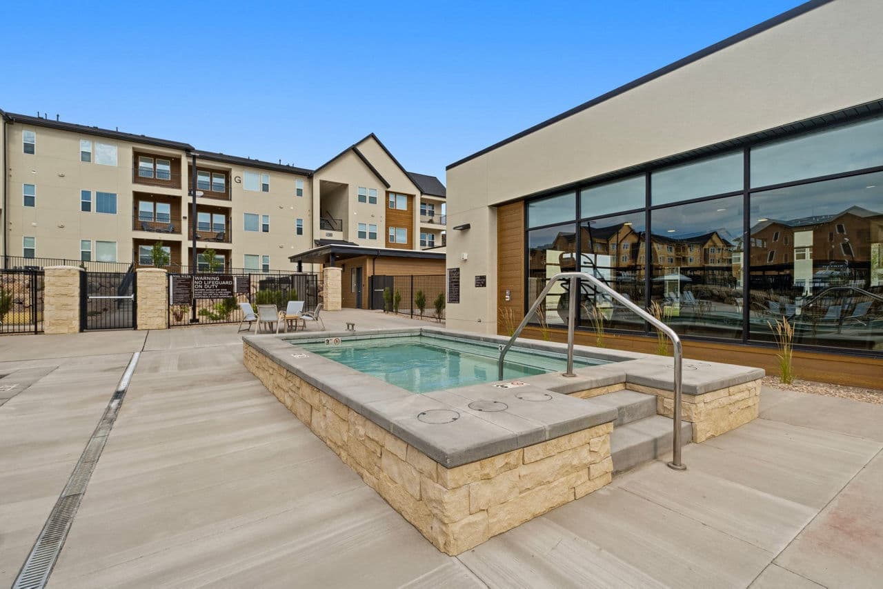 The Henley Apartments 5 of 30