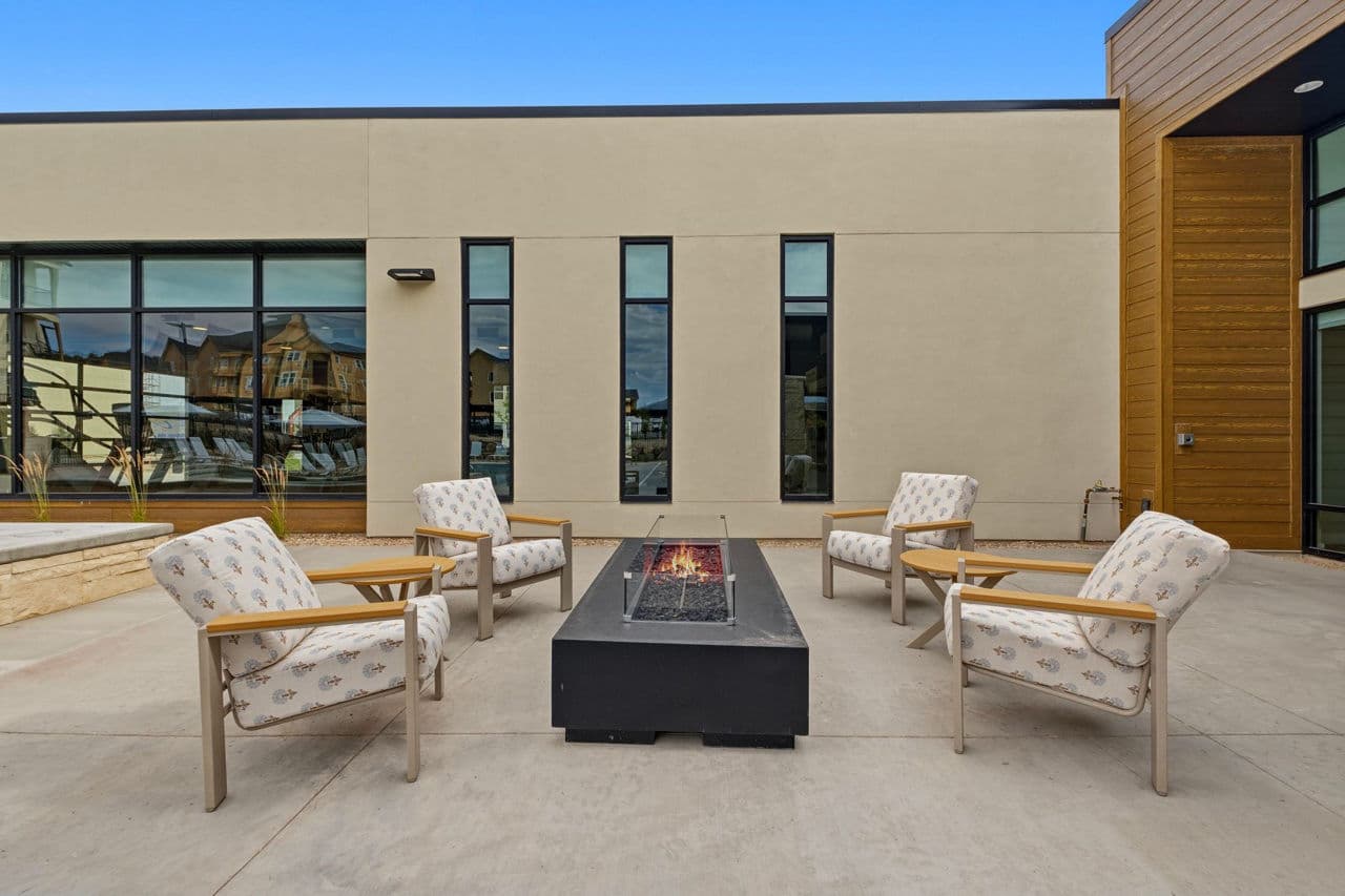The Henley Apartments 13 of 30