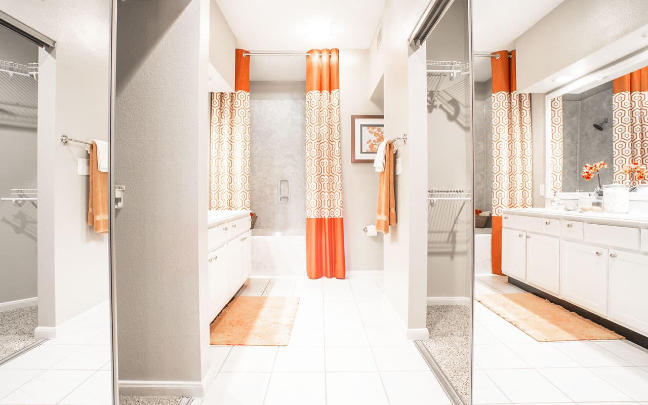 The Elle Collection Houston Tx 26 of 27