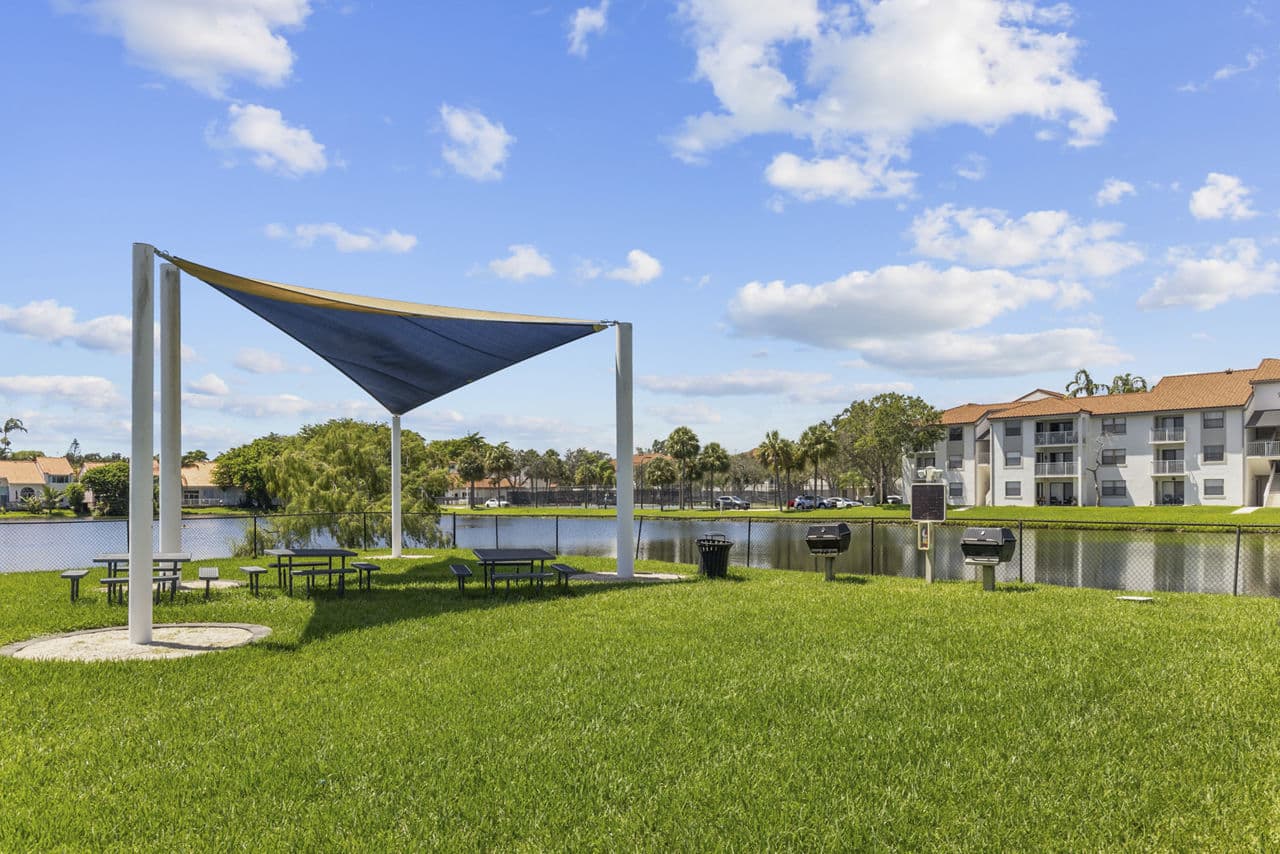 La Vue At Emerald Pointe Hollywood Fl 18 of 30