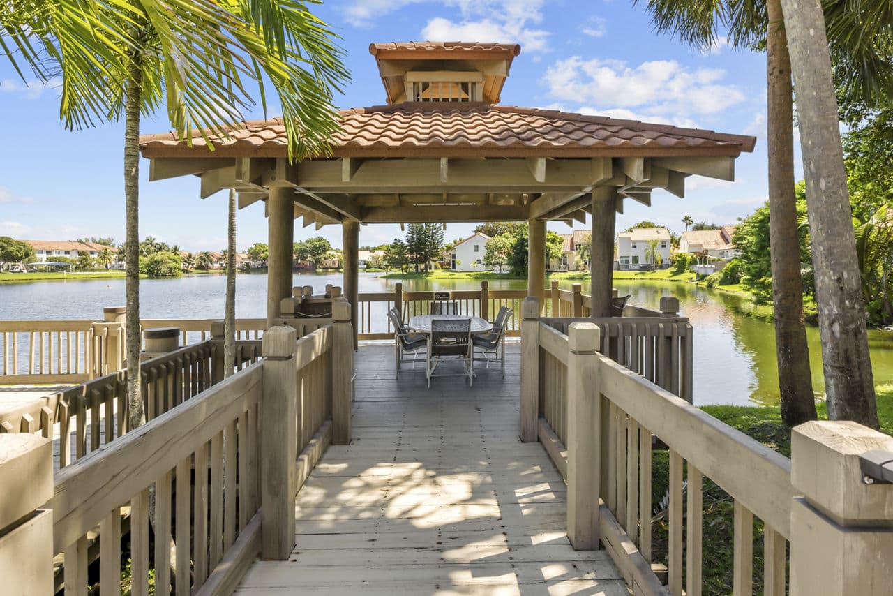 La Vue At Emerald Pointe Hollywood Fl 19 of 30