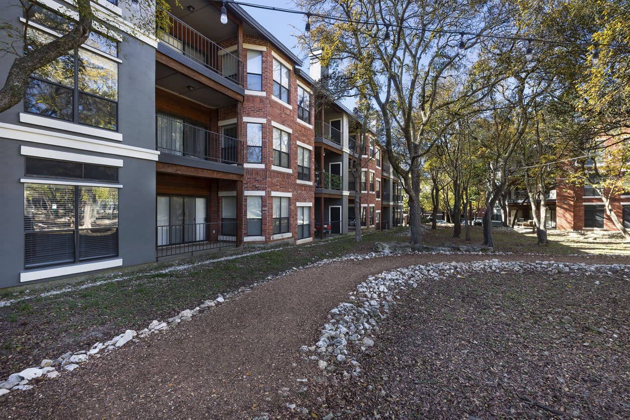 Hardrock Canyon Apartments Austin Tx 2 of 19