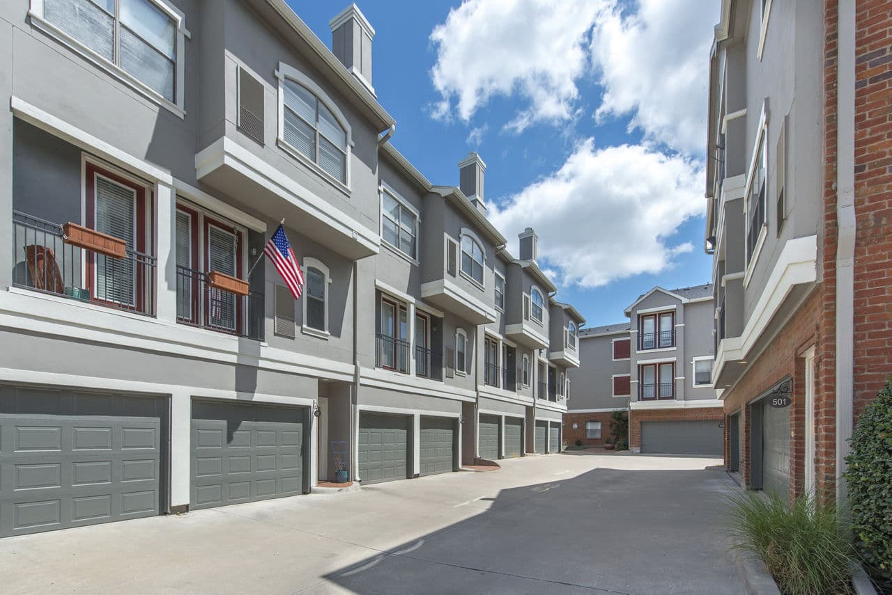 Manchester State Thomas Apartments Dallas Tx 4 of 33