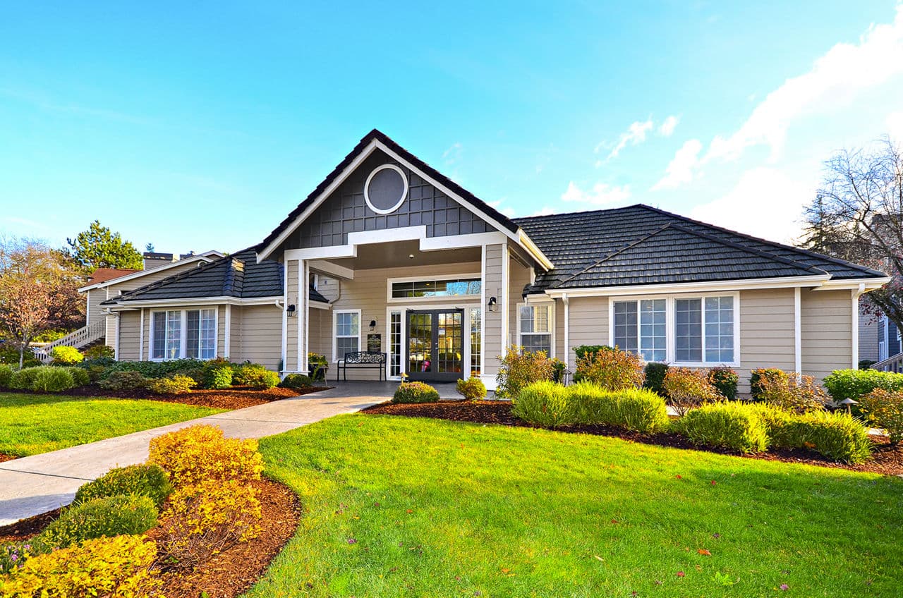 Bay Court At Harbour Pointe Apartments Mukilteo Wa 2 of 38