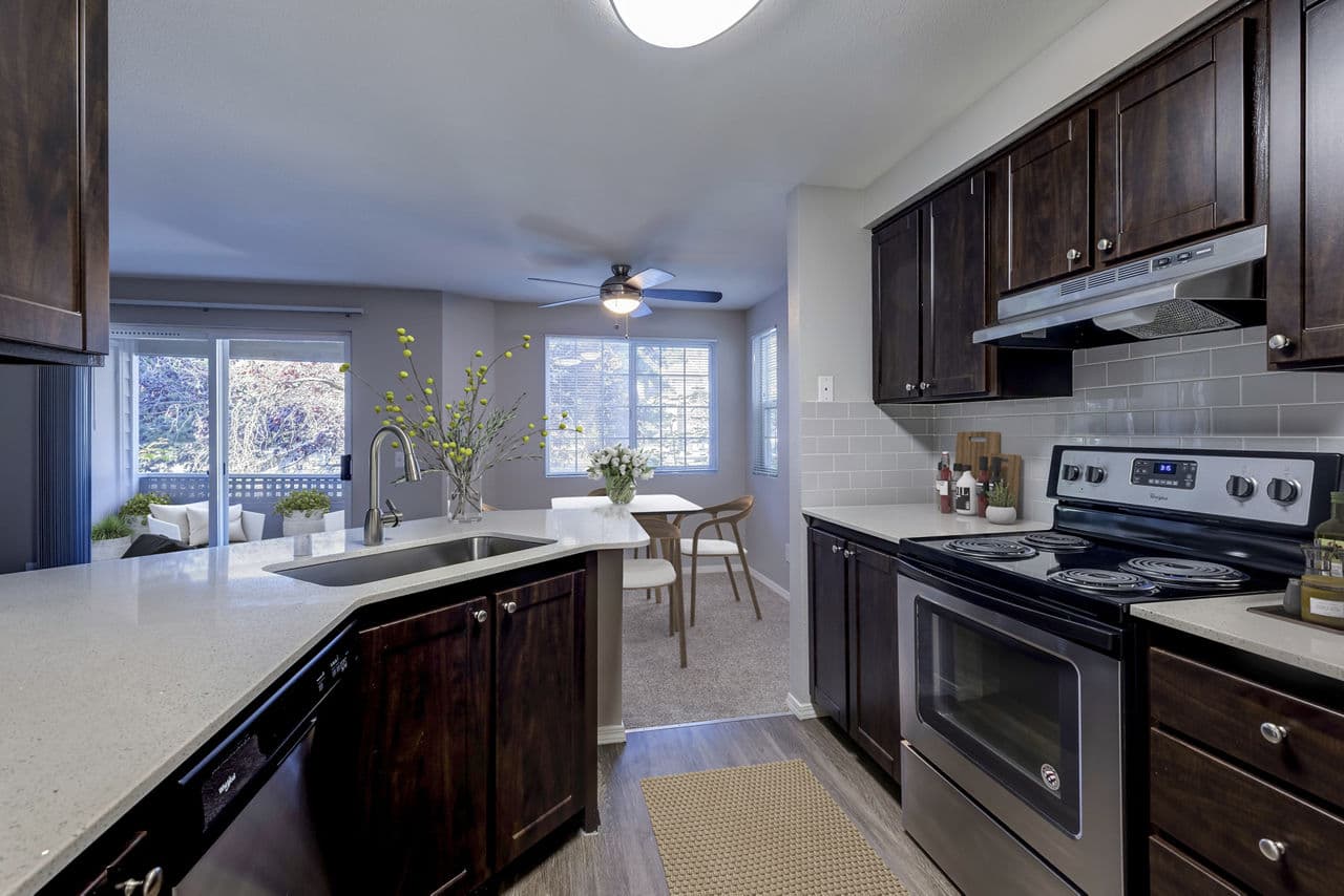 Bay Court At Harbour Pointe Apartments Mukilteo Wa 35 of 38
