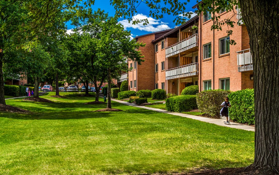 Laurel Park & Laurelton Court 18 of 23