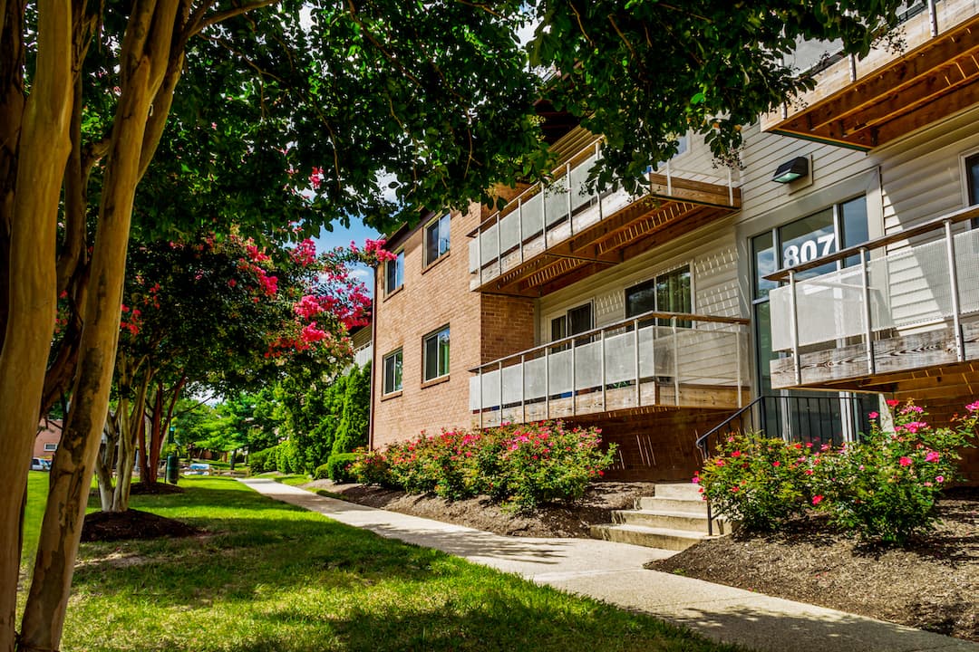 Laurel Park & Laurelton Court 1 of 23