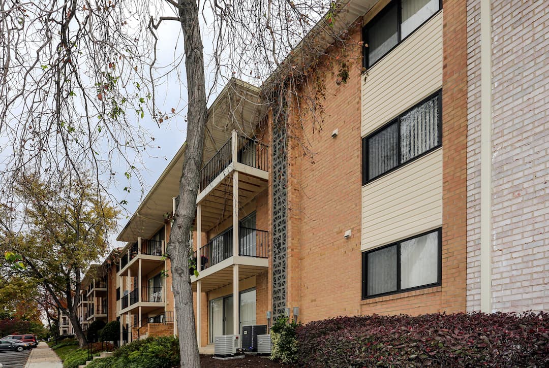 Laurel Park & Laurelton Court 11 of 23